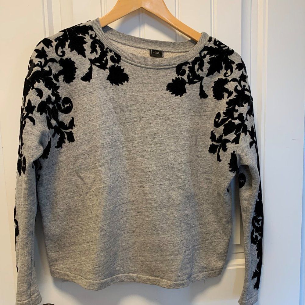Zara grey sweatshirt, sz S, laser cut out applique, EUC,